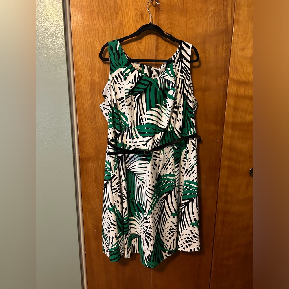 Dress Barn Green, White & Black Tropical Print Sleeveless Dress